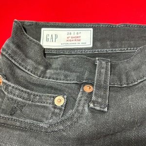 GAP 4” high rise denim shorts with Washwell. Color: washed black. Size 28P.